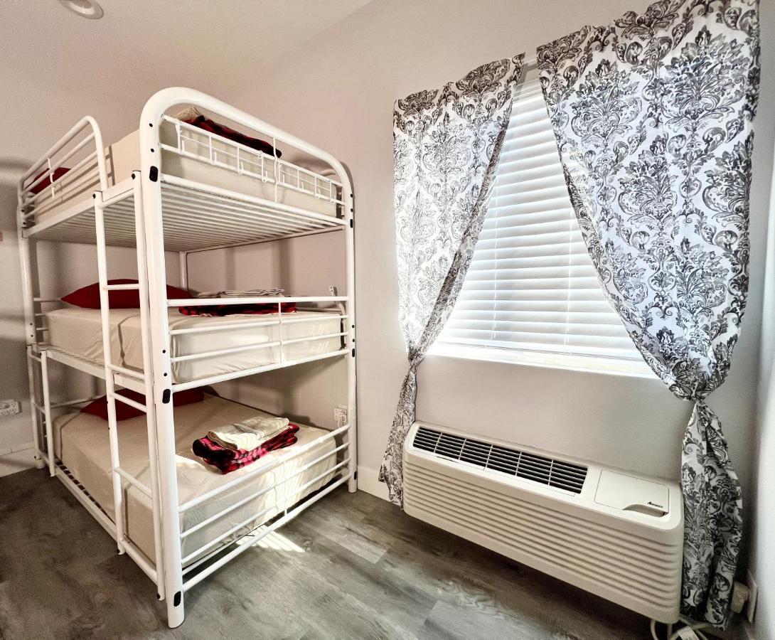 Hostal Pineapple